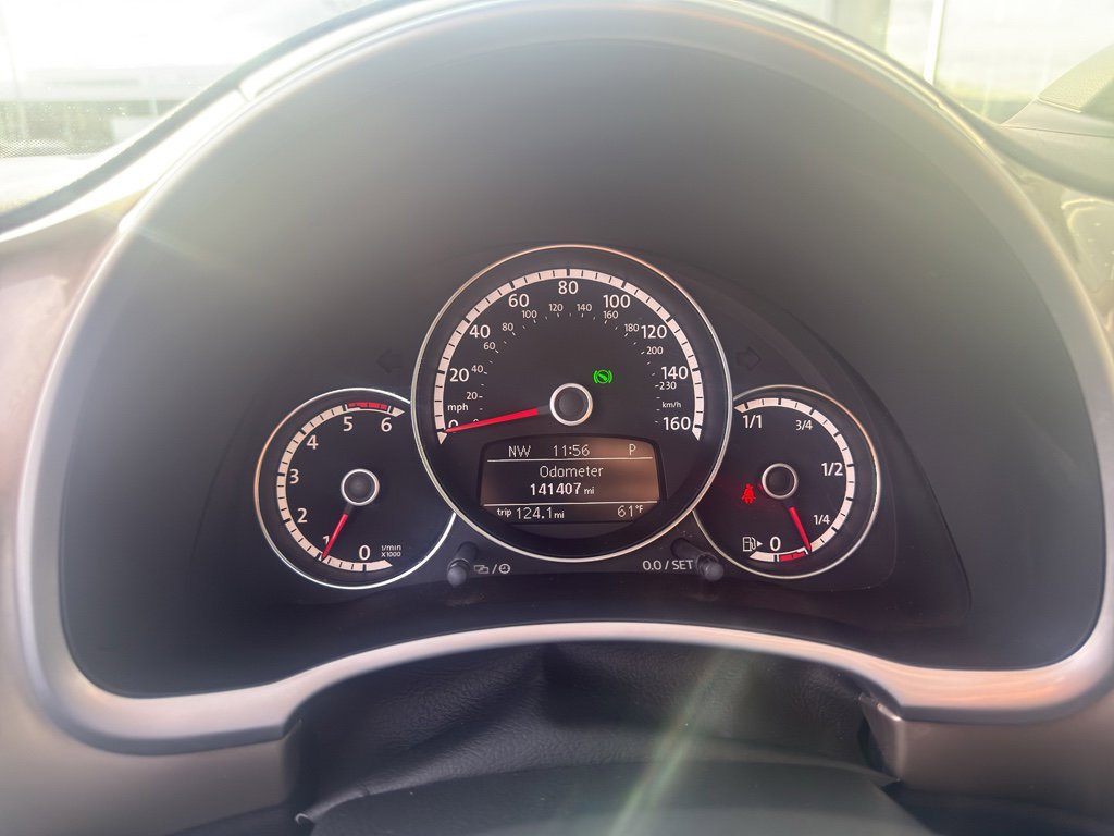 Used 2013 Volkswagen Beetle TDI image 9