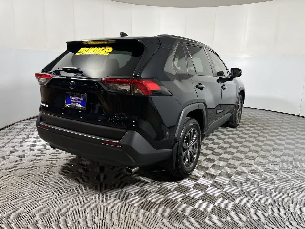 Used 2023 Toyota RAV4 XLE Premium AWD/4WD image 8