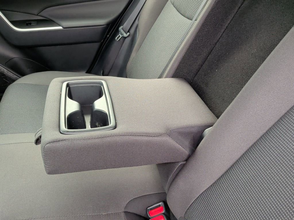 Used 2025 Toyota RAV4 LE image 31