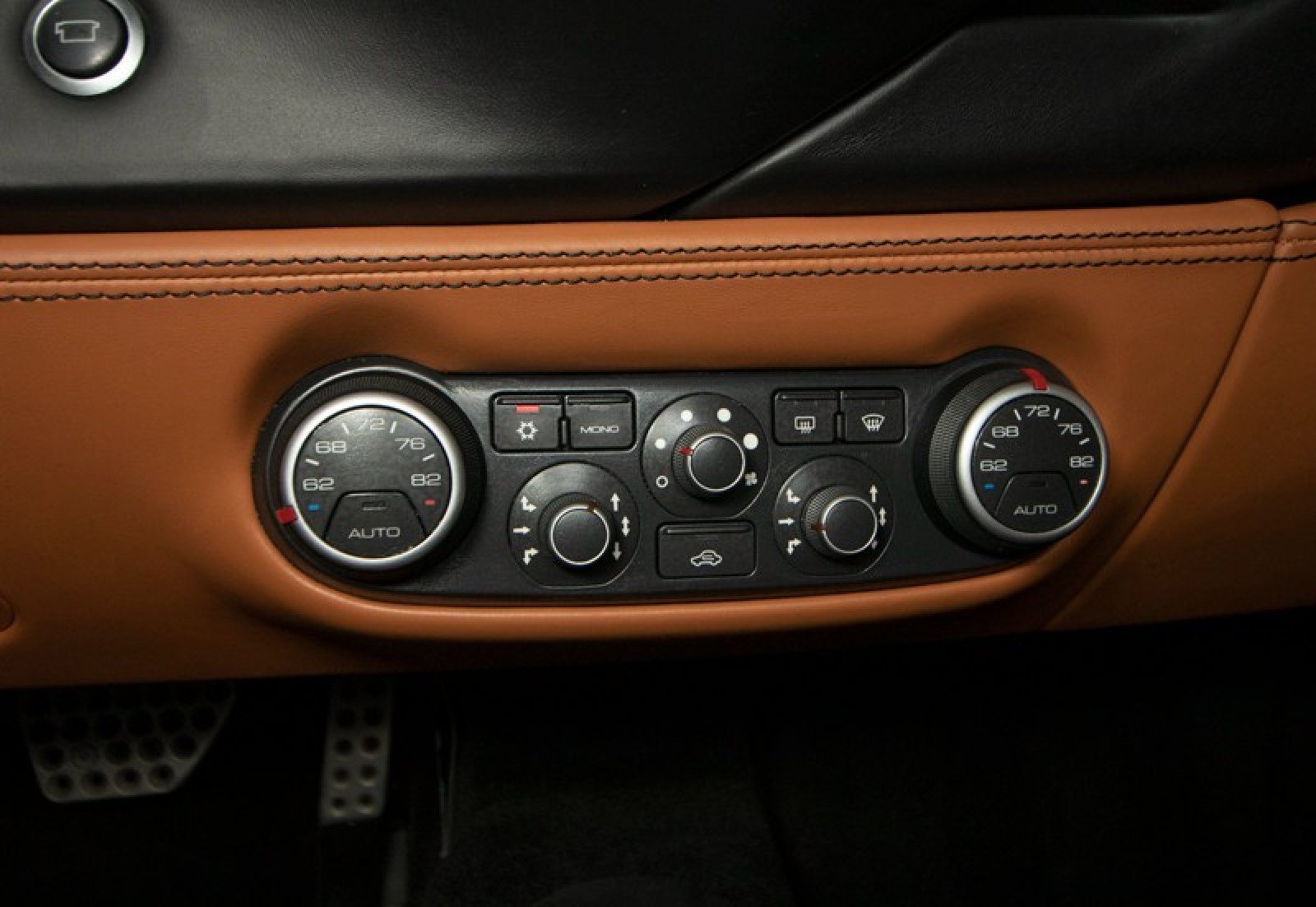 Used 2018 Ferrari 488 GTB image 34