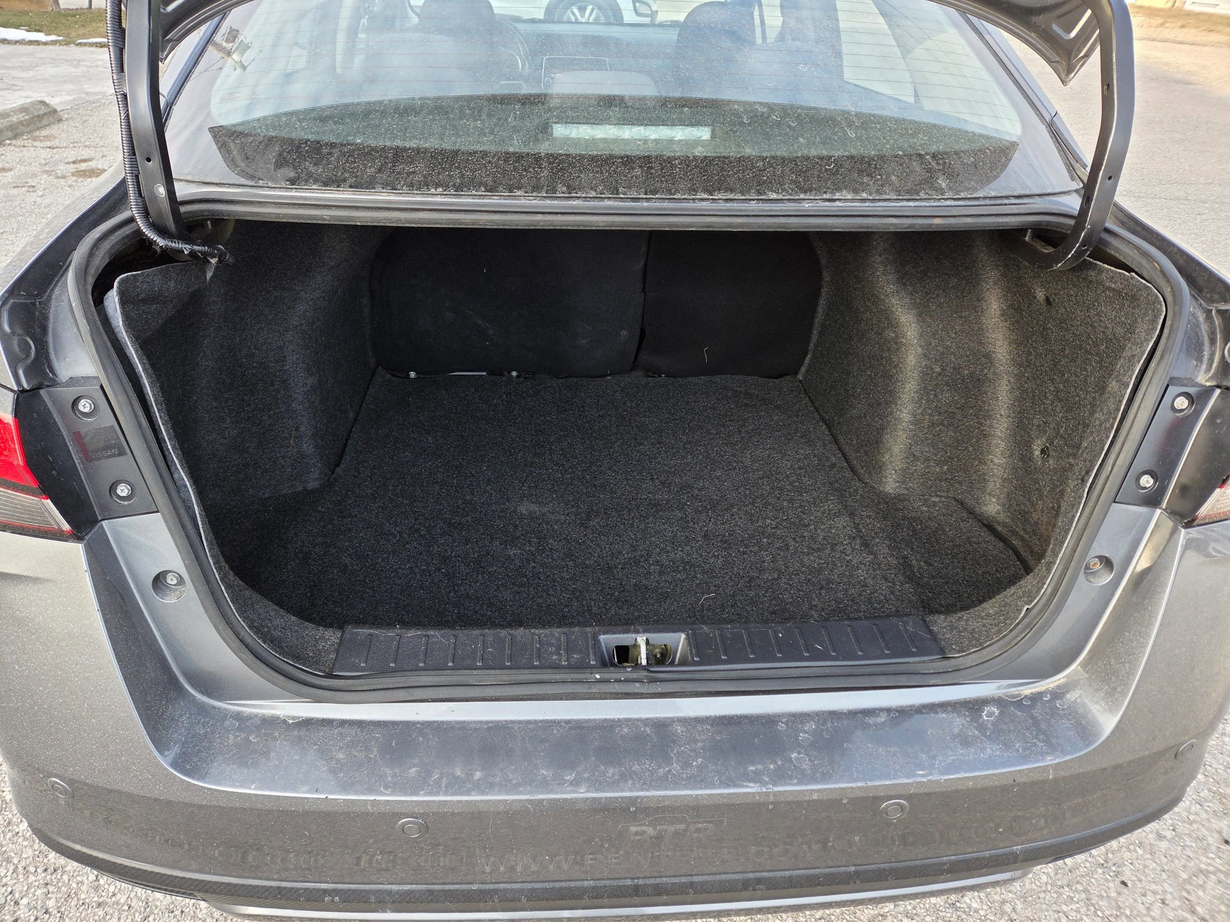 Used 2021 Nissan Versa S image 20