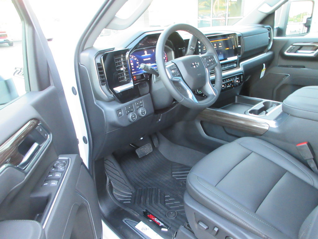 New 2026 Chevrolet Silverado 3500 LT w/ Trail Boss Package AWD/4WD image 16