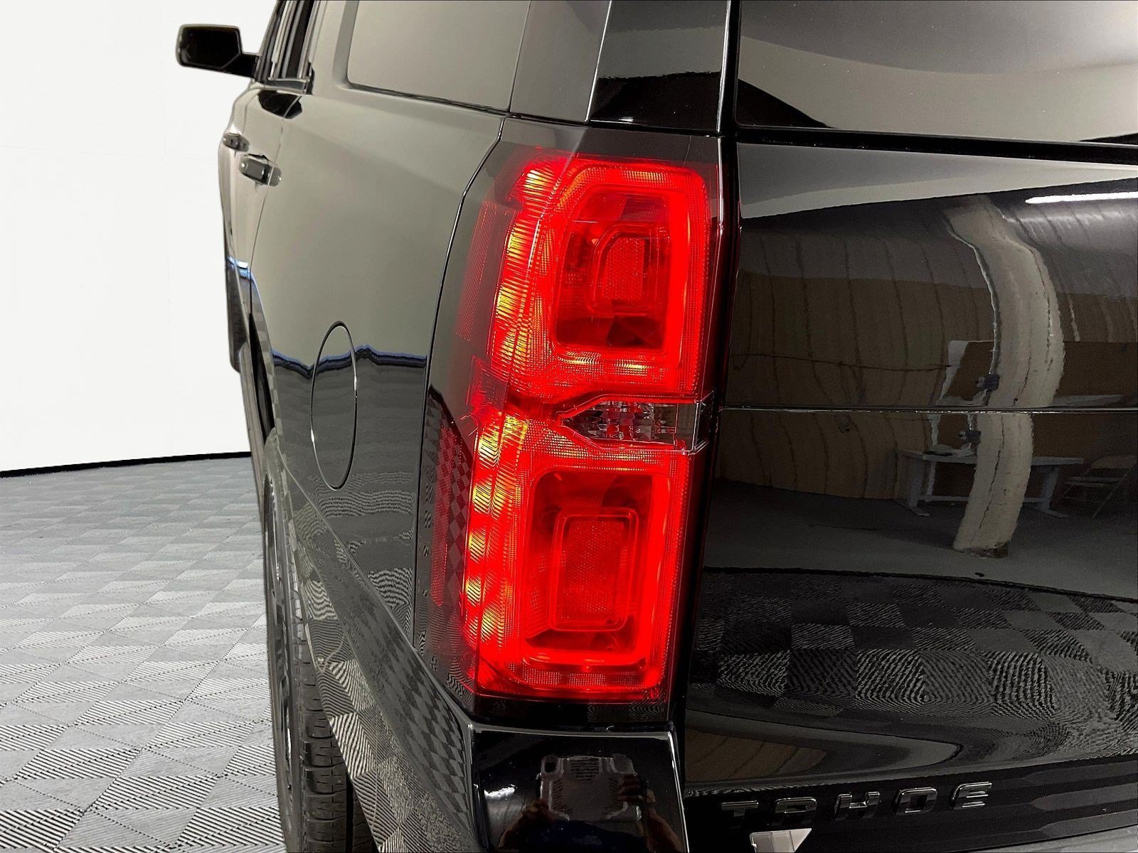 Used 2019 Chevrolet Tahoe Premier AWD/4WD image 23