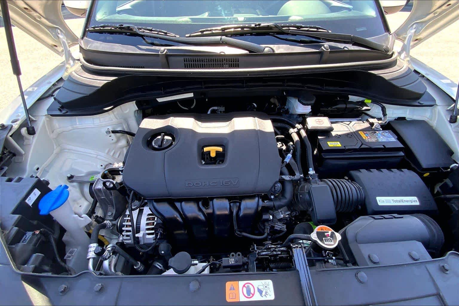 Used 2025 Kia Soul LX w/ LX Technology Package FWD image 32