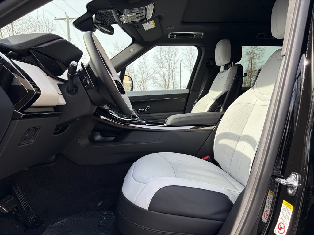New 2026 Land Rover Range Rover Sport Dynamic SE AWD/4WD image 11