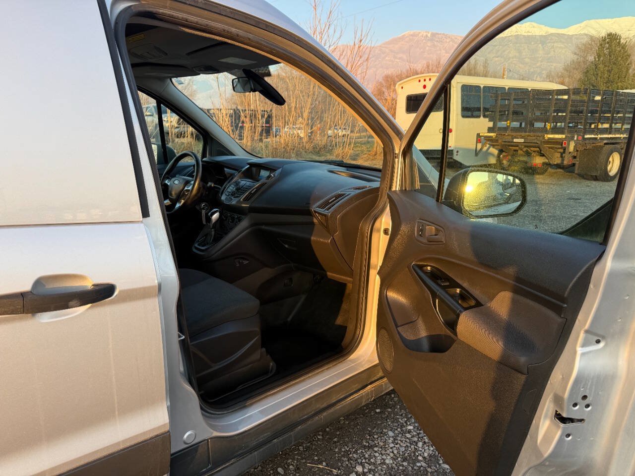 Used 2017 Ford Transit Connect XL FWD image 17