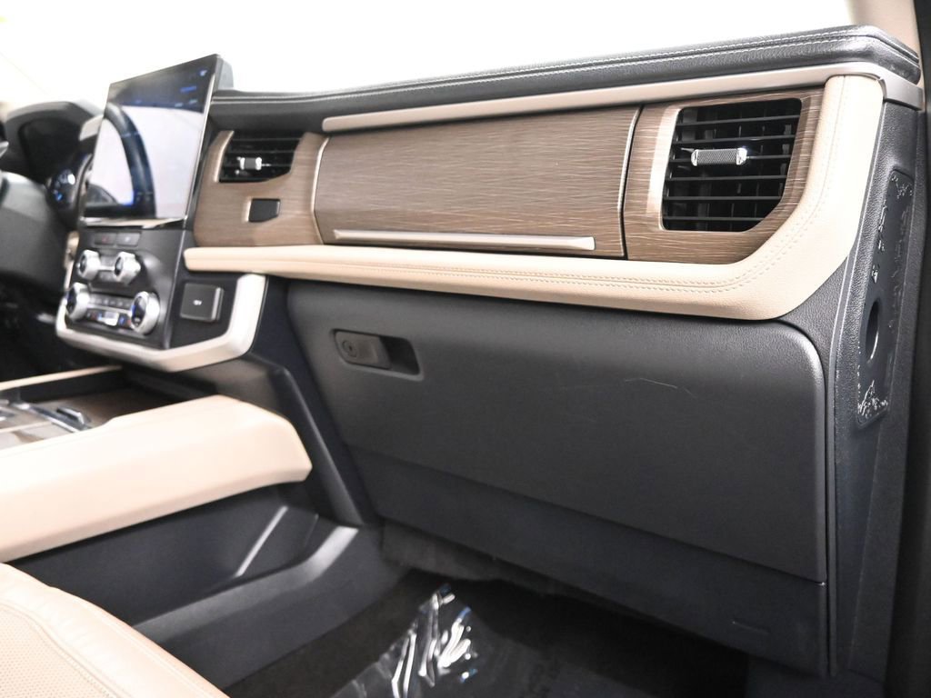 Used 2023 Ford Expedition Max Limited image 26