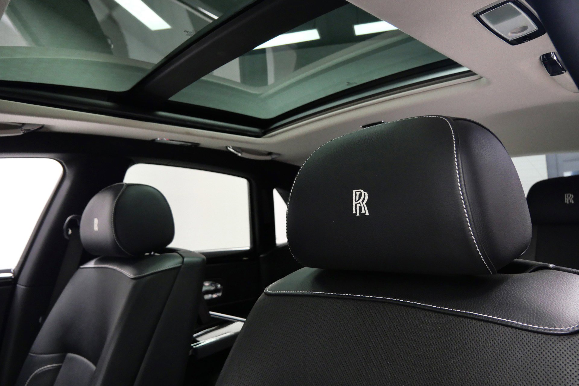 Used 2013 Rolls-Royce Ghost RWD image 17