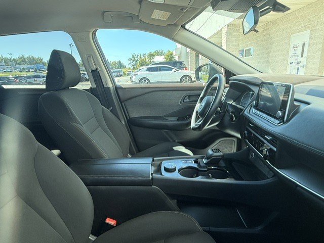 Used 2023 Nissan Rogue S AWD/4WD image 10