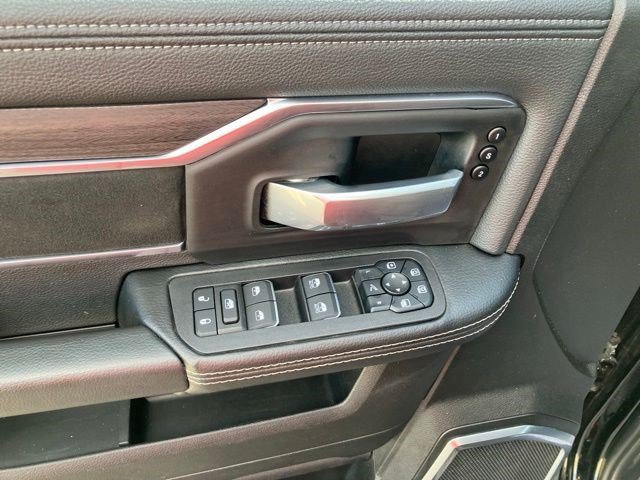 Used 2025 RAM 2500 Laramie AWD/4WD image 11