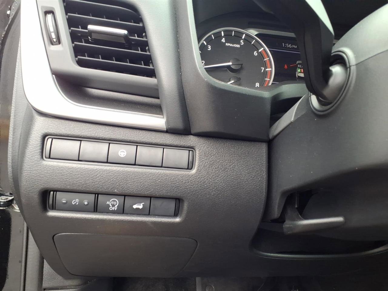 Used 2024 Nissan Rogue SV image 14