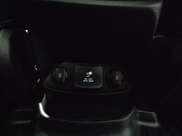 Used 2020 Hyundai Santa Fe Limited image 37