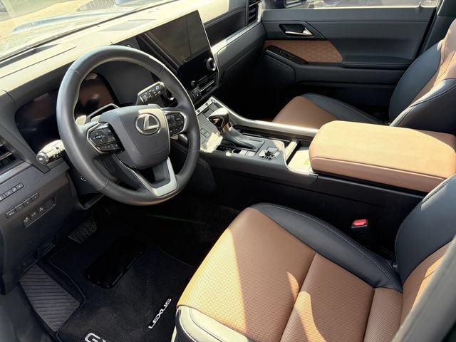 Used 2025 Lexus GX 550 w/ Cold Area Package AWD/4WD image 9