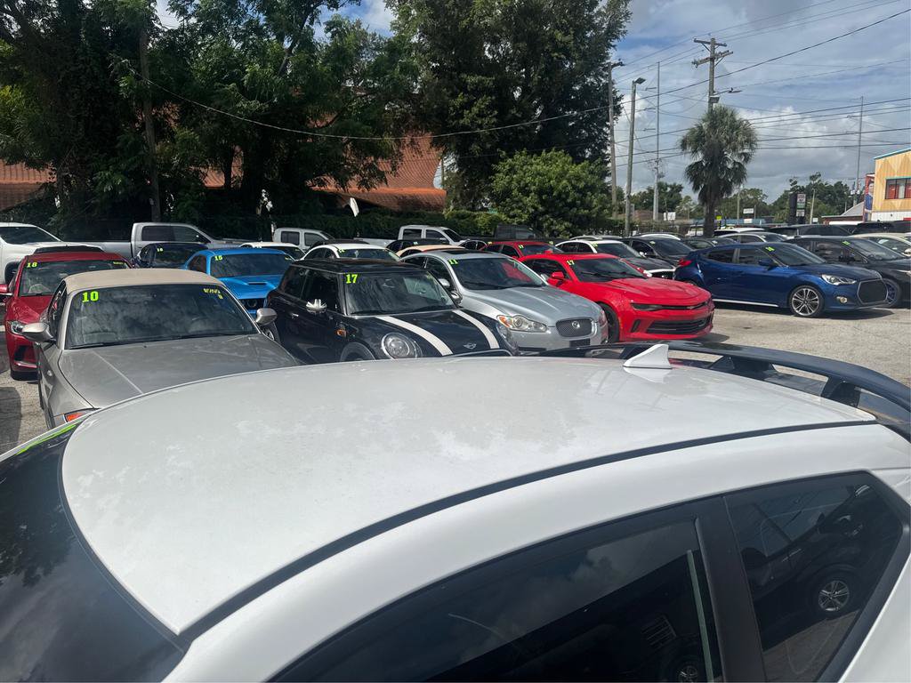 Used 2022 Hyundai Veloster N FWD image 11