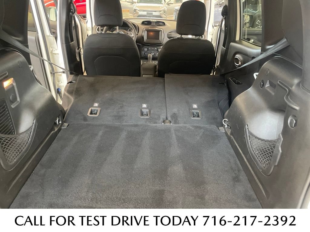 Used 2020 Jeep Renegade Latitude w/ Cold Weather Group AWD/4WD image 20