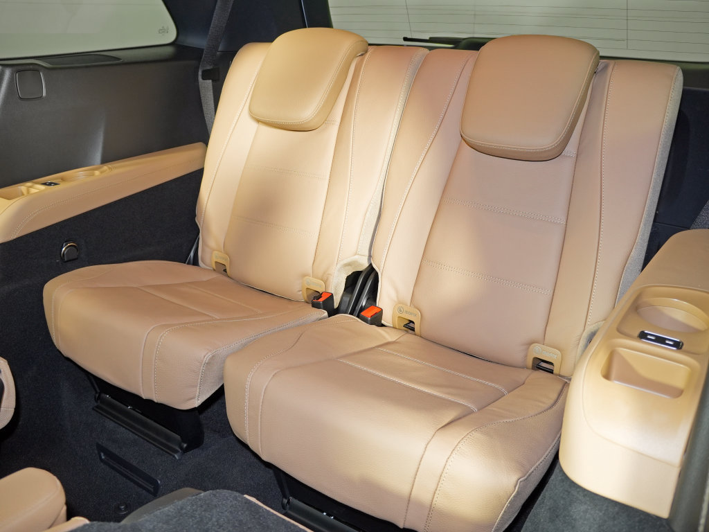 Certified 2025 Mercedes-Benz GLS 580 4MATIC image 36