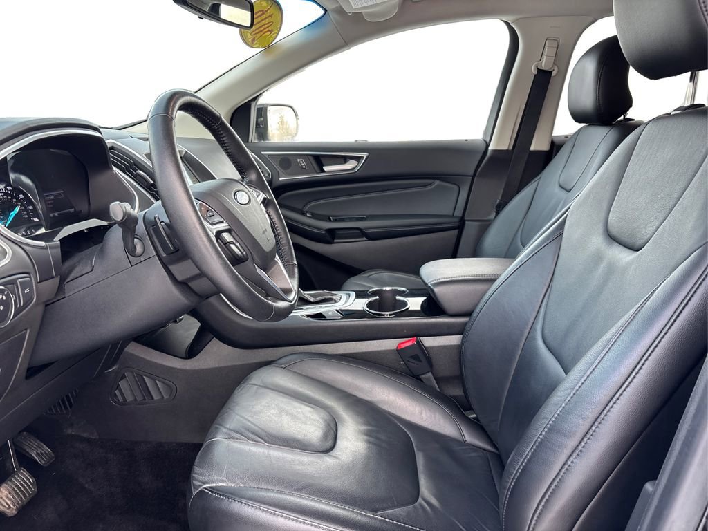 Used 2016 Ford Edge Titanium w/ Technology Package image 9
