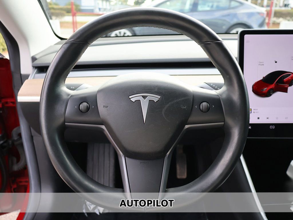 Used 2018 Tesla Model 3 Long Range RWD image 3