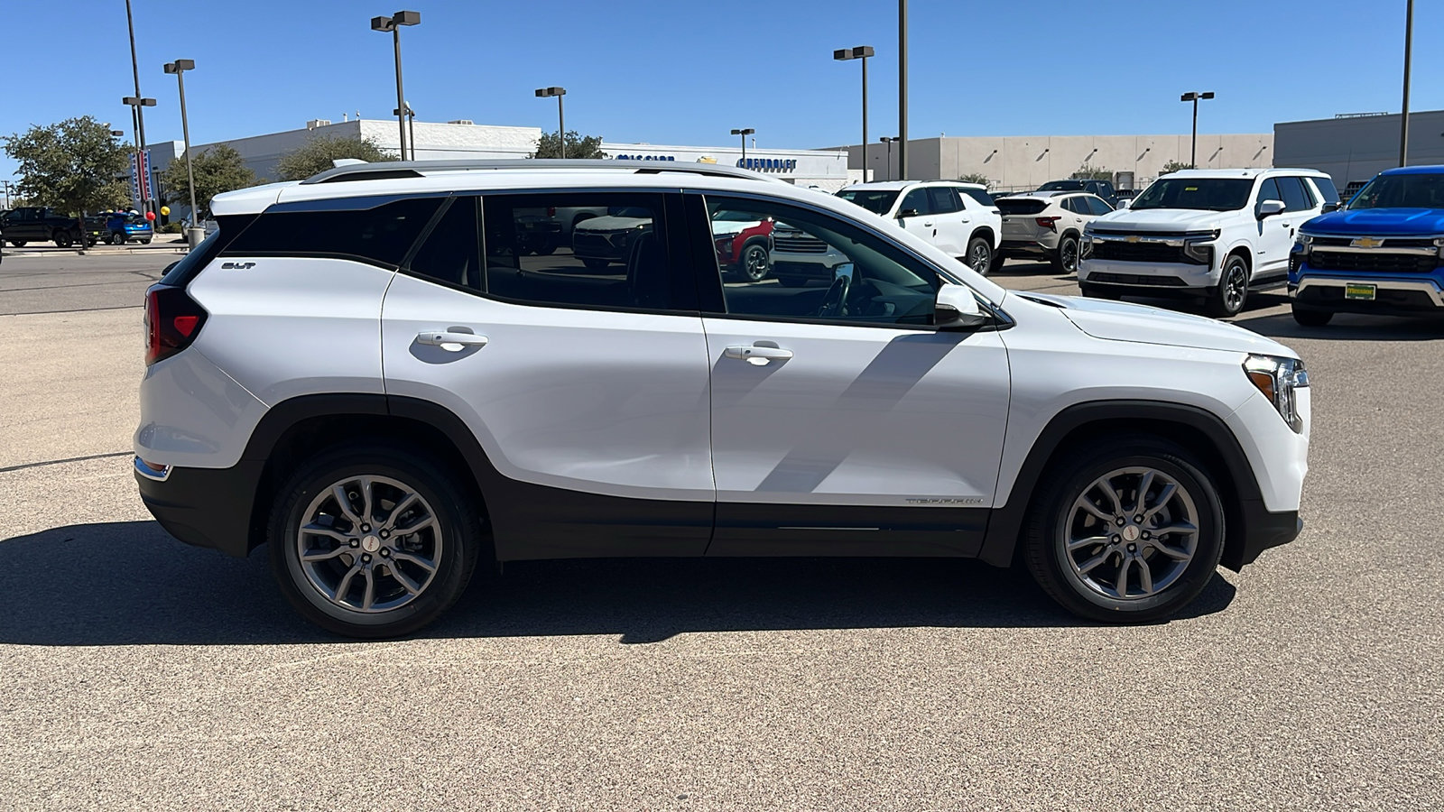 Certified 2024 GMC Terrain SLT image 9