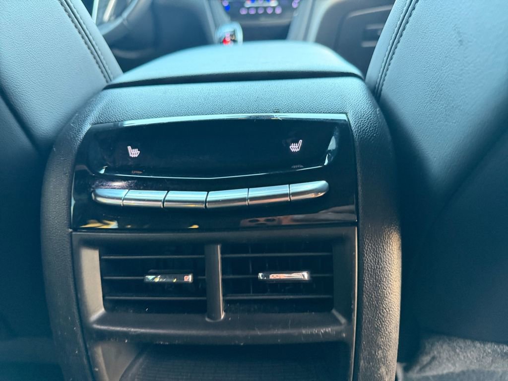 Used 2022 Cadillac XT5 Premium Luxury w/ Technology Package AWD/4WD image 16