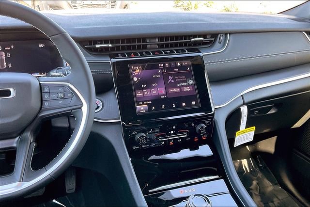 New 2026 Jeep Grand Cherokee Laredo image 5