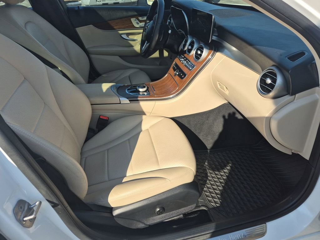 Used 2021 Mercedes-Benz C 300 4MATIC Sedan image 32