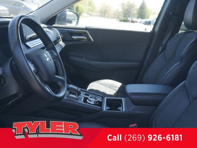 Used 2024 Mitsubishi Outlander SE AWD/4WD image 38