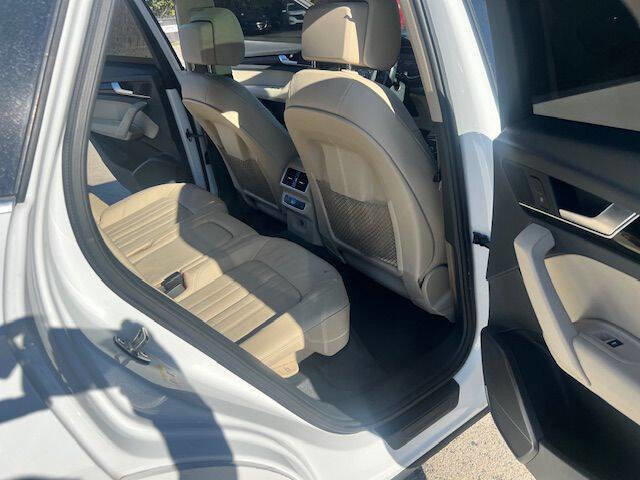 Used 2018 Audi Q5 2.0T Premium Plus w/ Premium Plus Package image 12