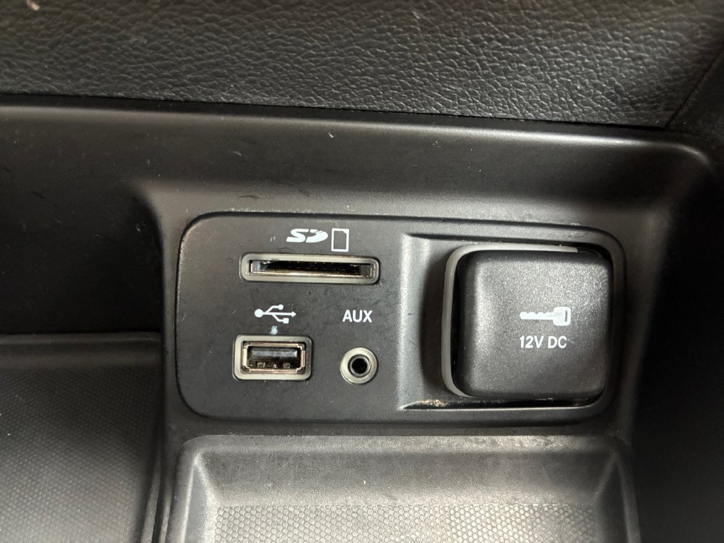 Used 2016 Jeep Cherokee Latitude w/ Comfort/Convenience Group FWD image 6