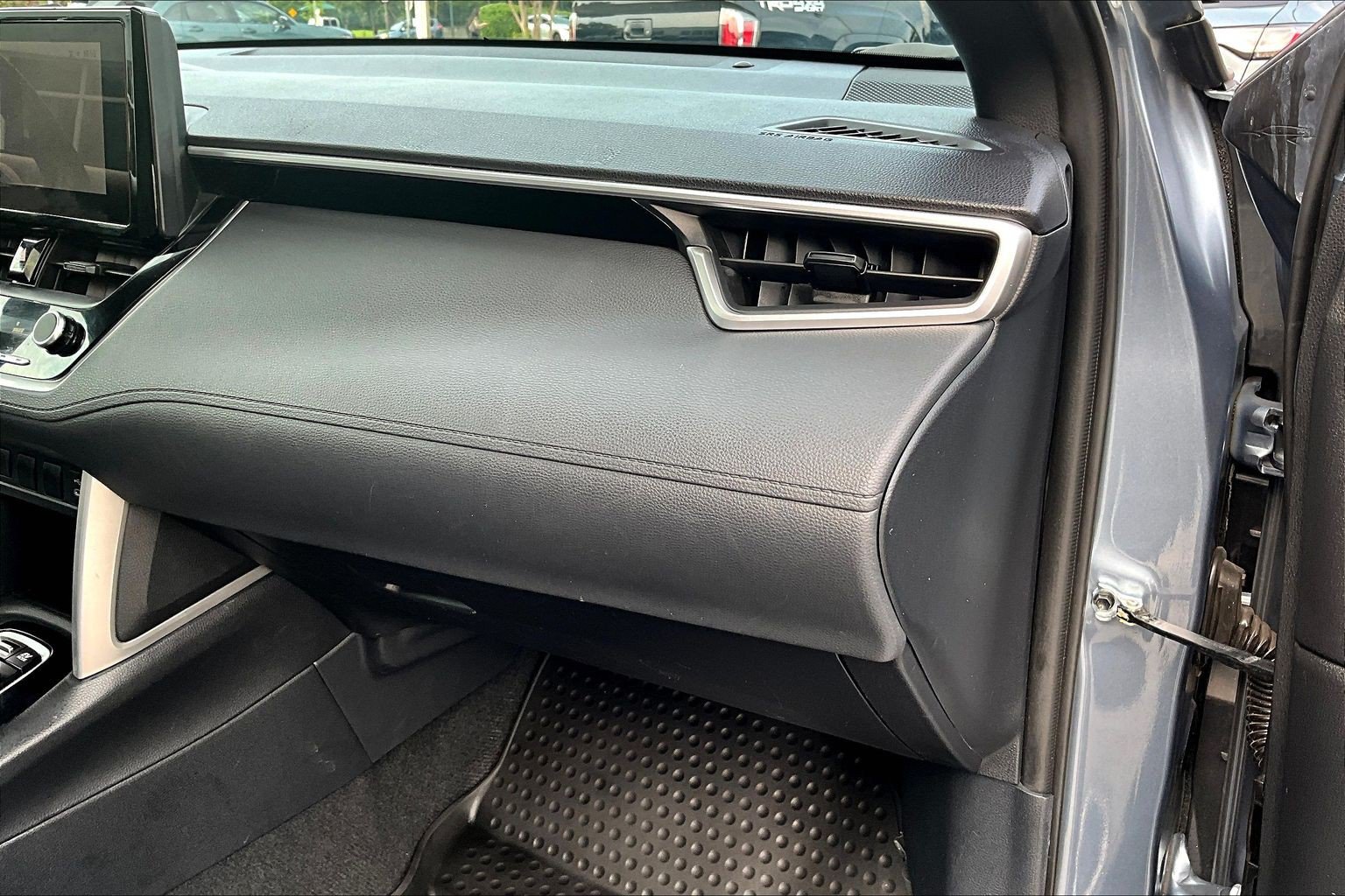 Used 2023 Toyota Corolla Cross AWD Hybrid w/ Moonroof Package image 16