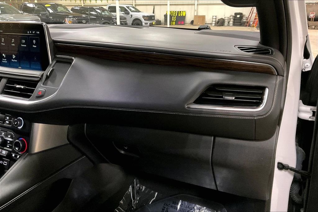 Used 2023 Chevrolet Suburban Premier image 15