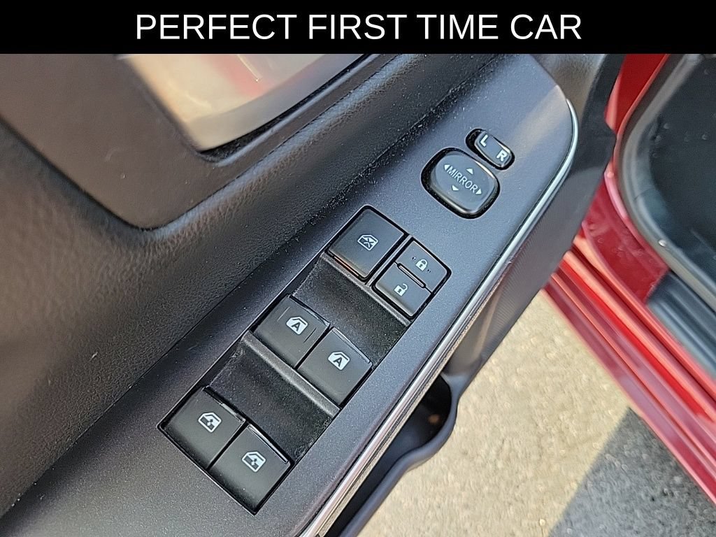 Used 2015 Toyota Camry SE w/ Moonroof Package FWD image 18