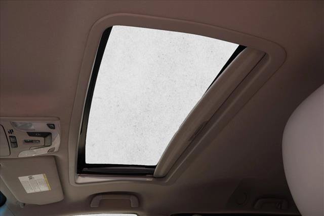 Used 2012 Toyota Sienna XLE FWD image 22