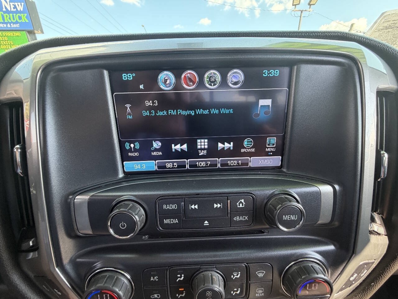 Used 2018 Chevrolet Silverado 1500 LT w/ All Star Edition AWD/4WD image 21