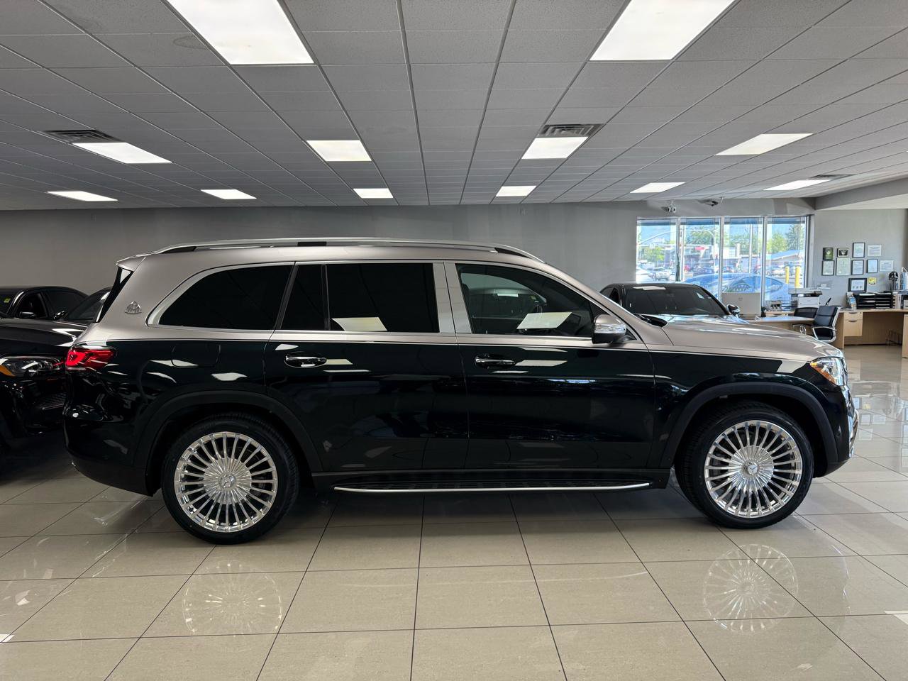 Used 2021 Mercedes-Benz GLS 450 4MATIC image 3