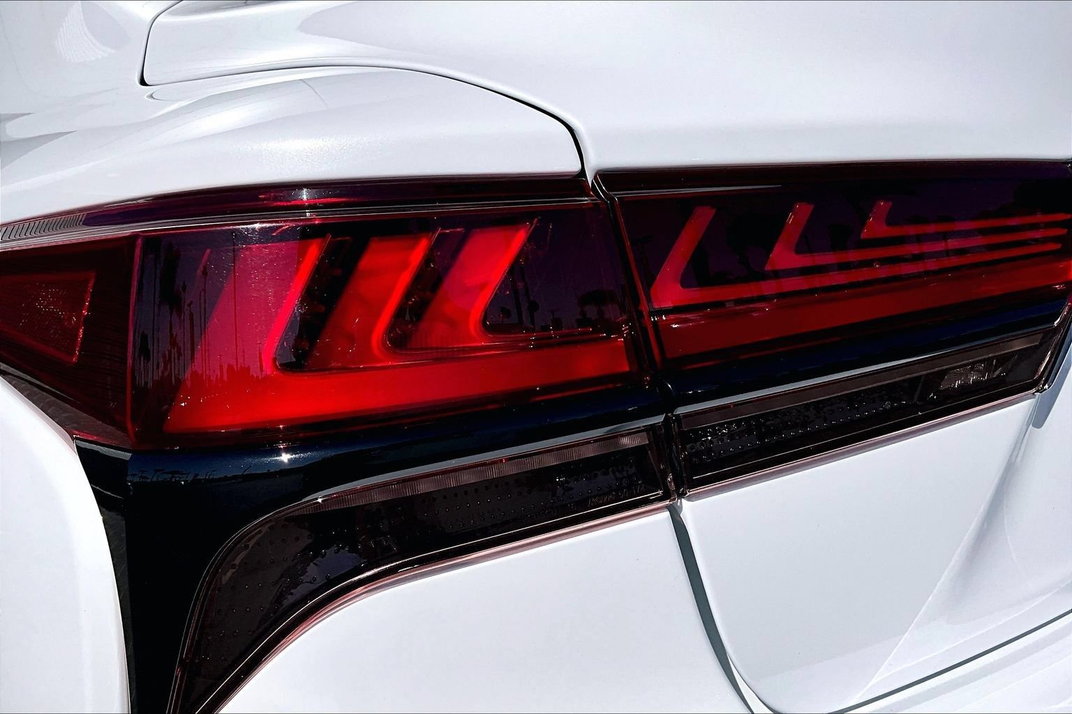Used 2023 Lexus LS 500 F Sport w/ Cold Weather Package (CK) RWD image 29