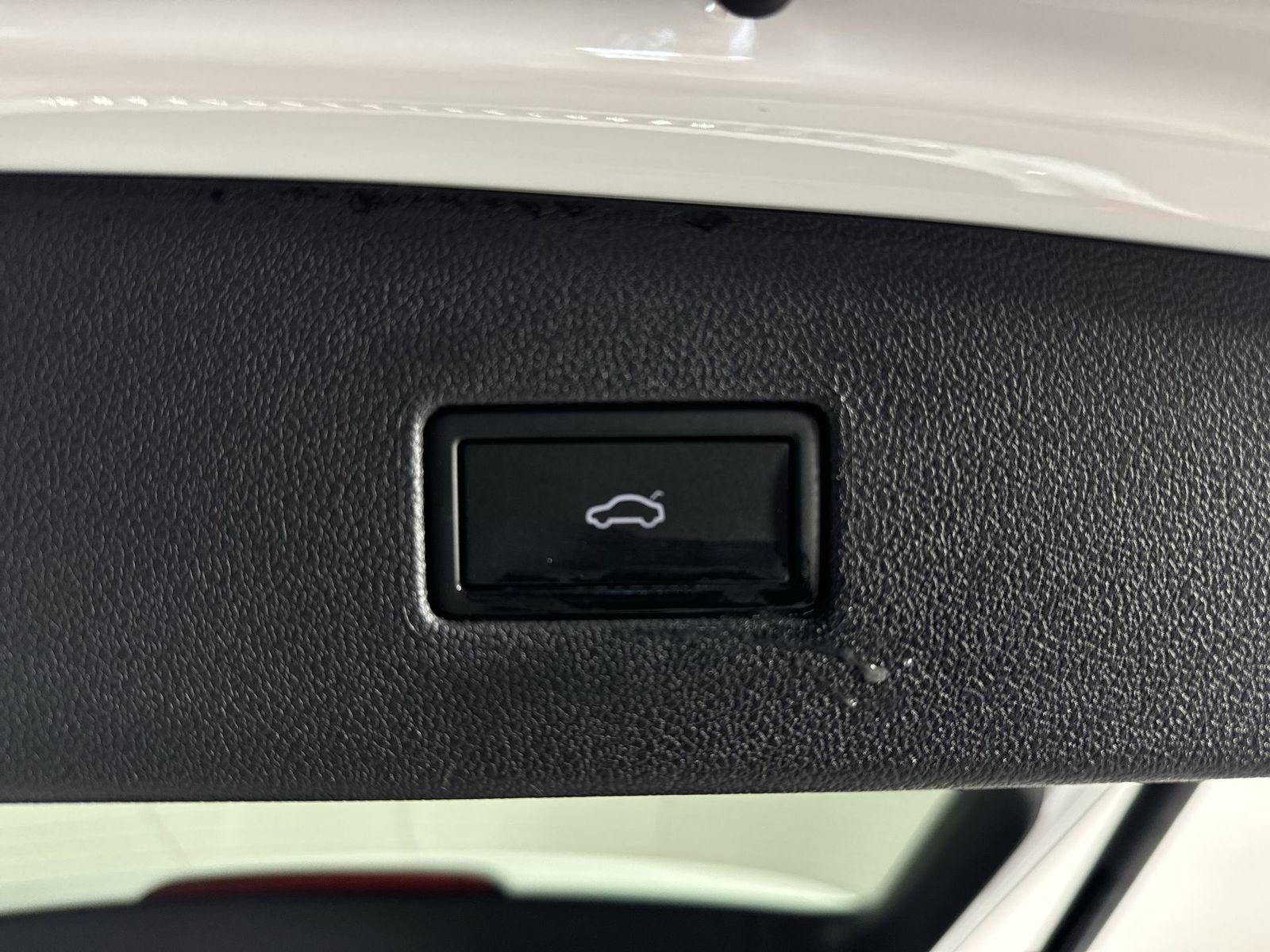 Used 2024 Volkswagen Tiguan SE AWD/4WD image 35
