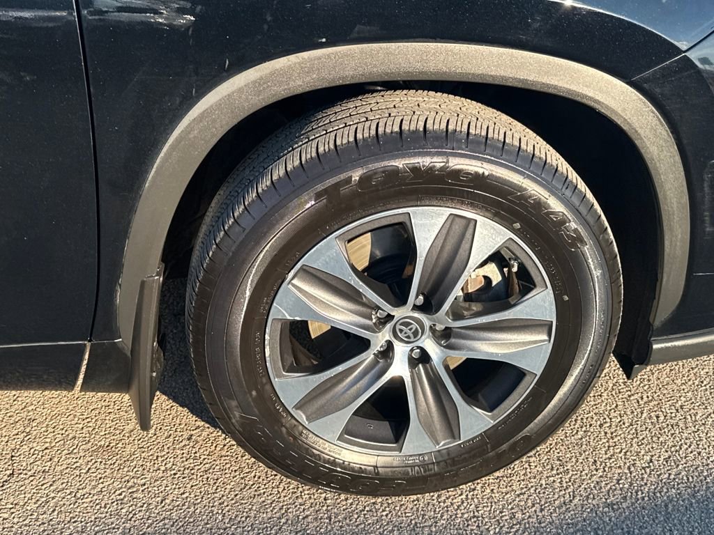 Used 2024 Toyota Highlander XLE image 46