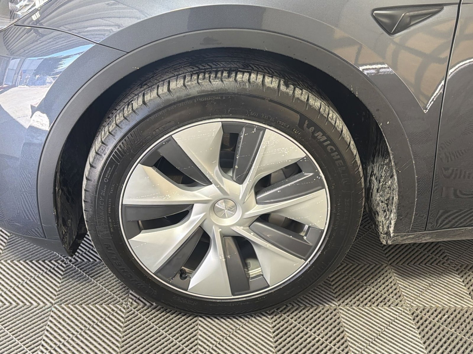 Used 2023 Tesla Model Y Performance image 12