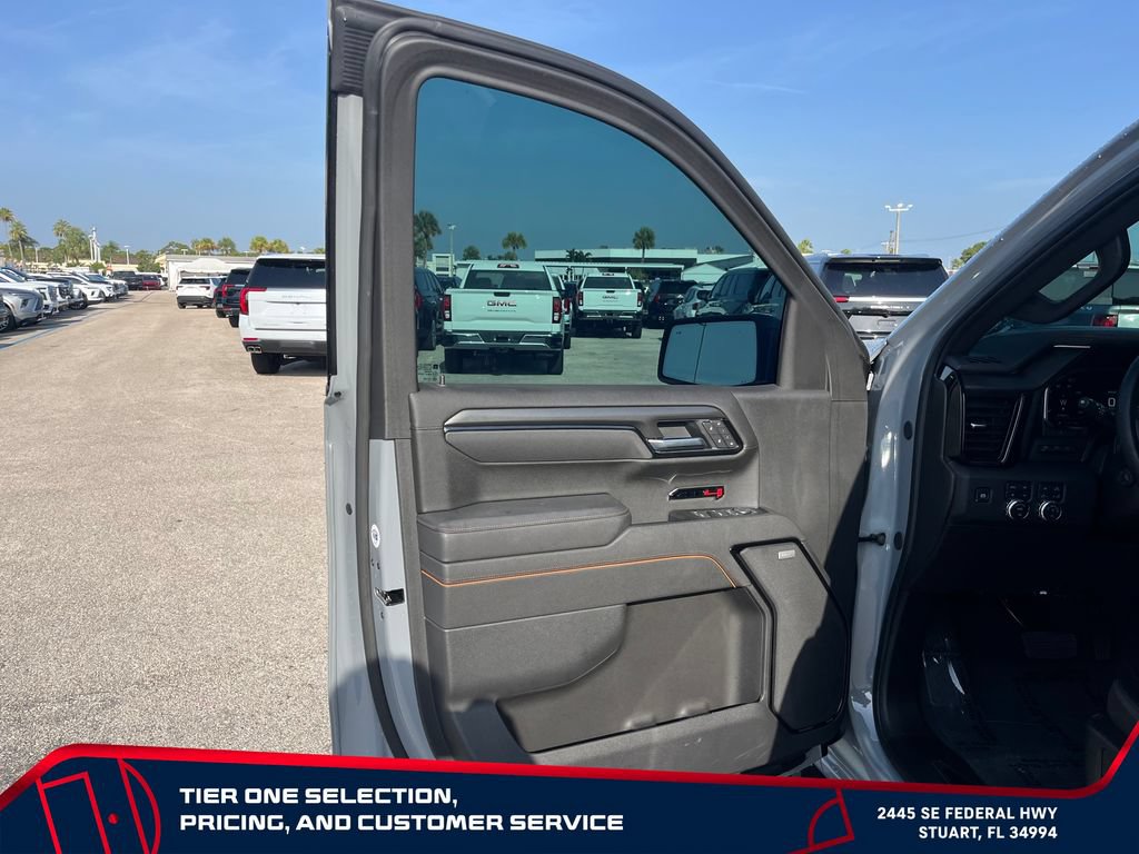 Used 2025 GMC Sierra 1500 AT4 w/ AT4 Premium Package AWD/4WD image 11