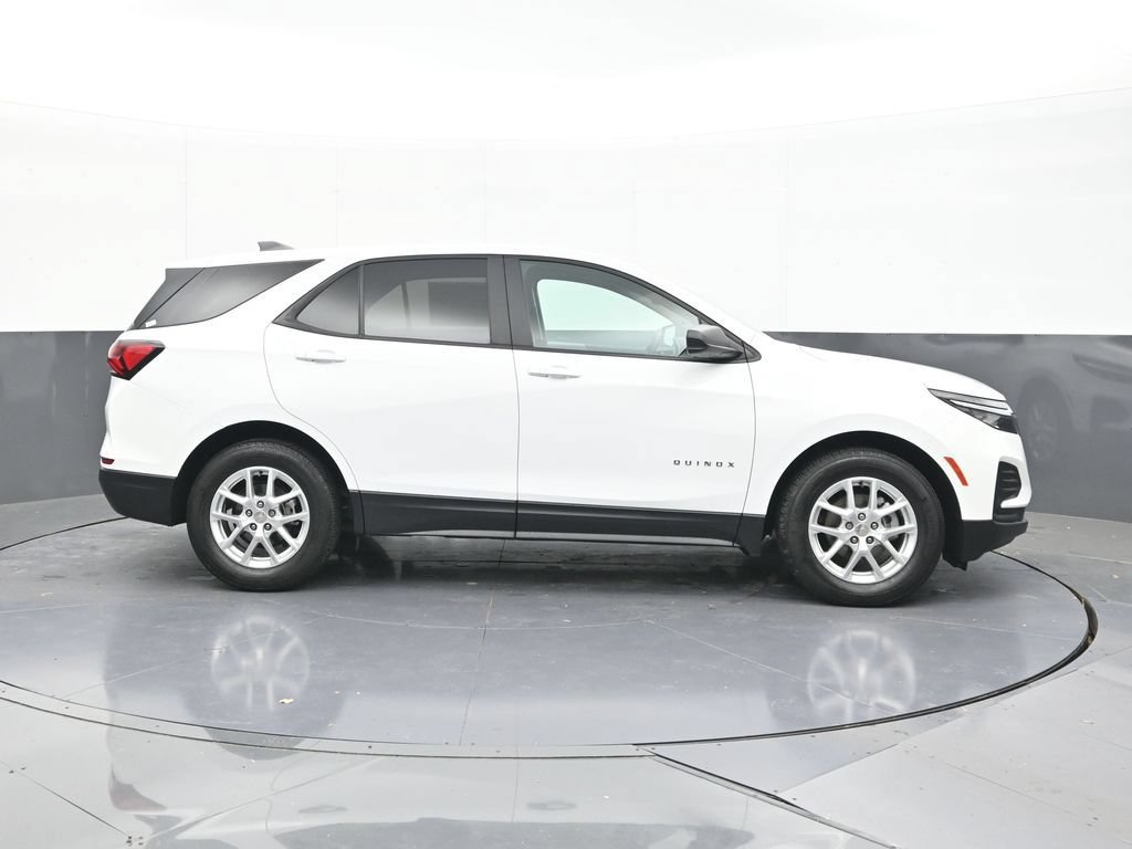 Used 2024 Chevrolet Equinox LS w/ LS Convenience Package FWD image 12