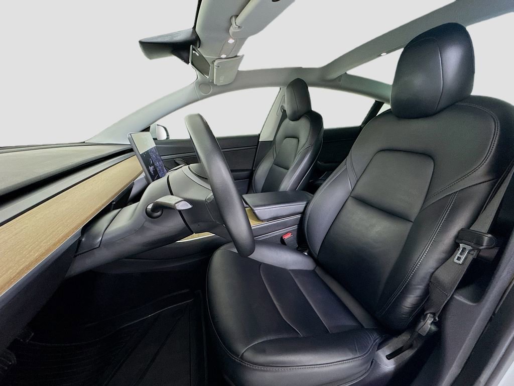 Used 2020 Tesla Model 3 Standard Range Plus image 8
