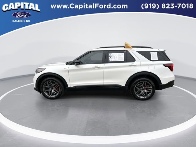 Certified 2025 Ford Explorer ST-Line w/ Premium Package image 5