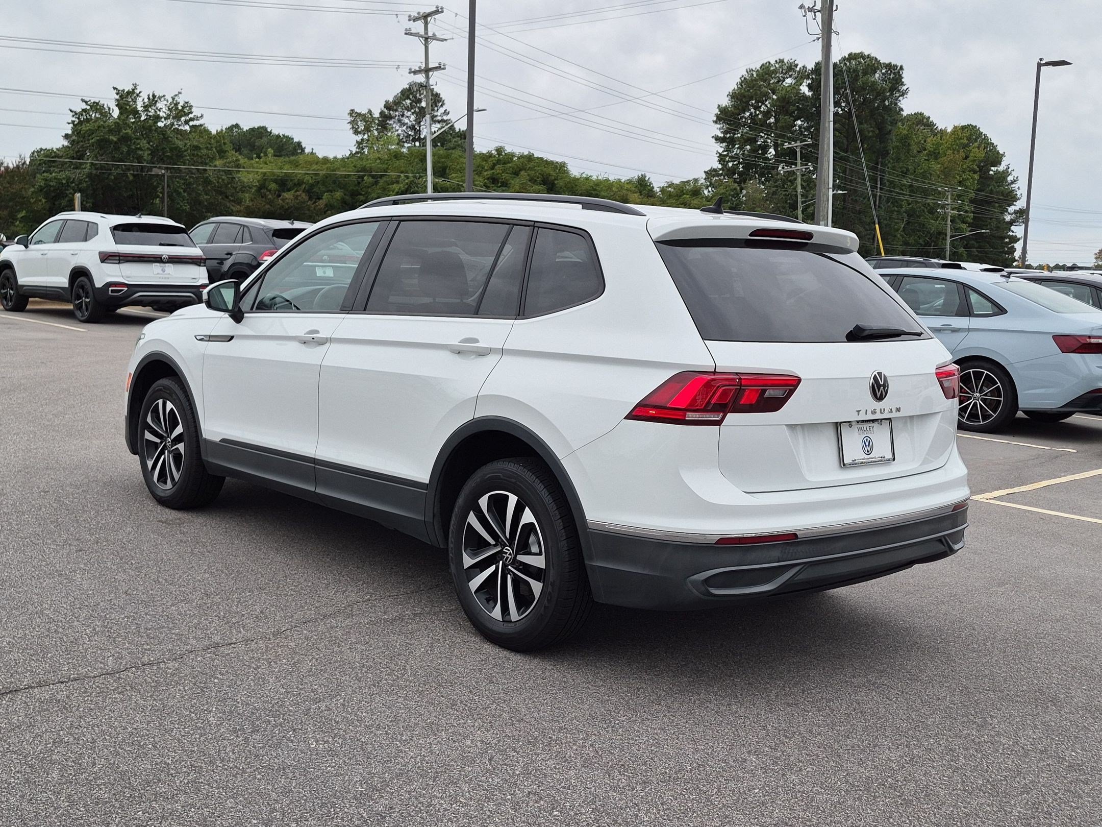 Used 2022 Volkswagen Tiguan S FWD image 5
