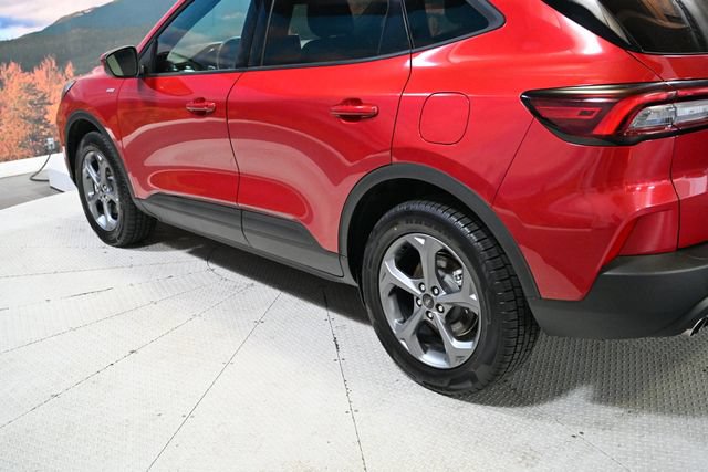 Used 2025 Ford Escape ST-Line Select AWD/4WD image 7