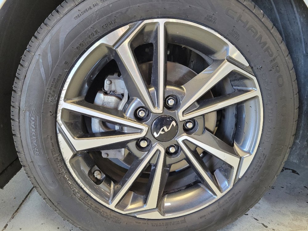 Used 2022 Kia Forte LXS image 31