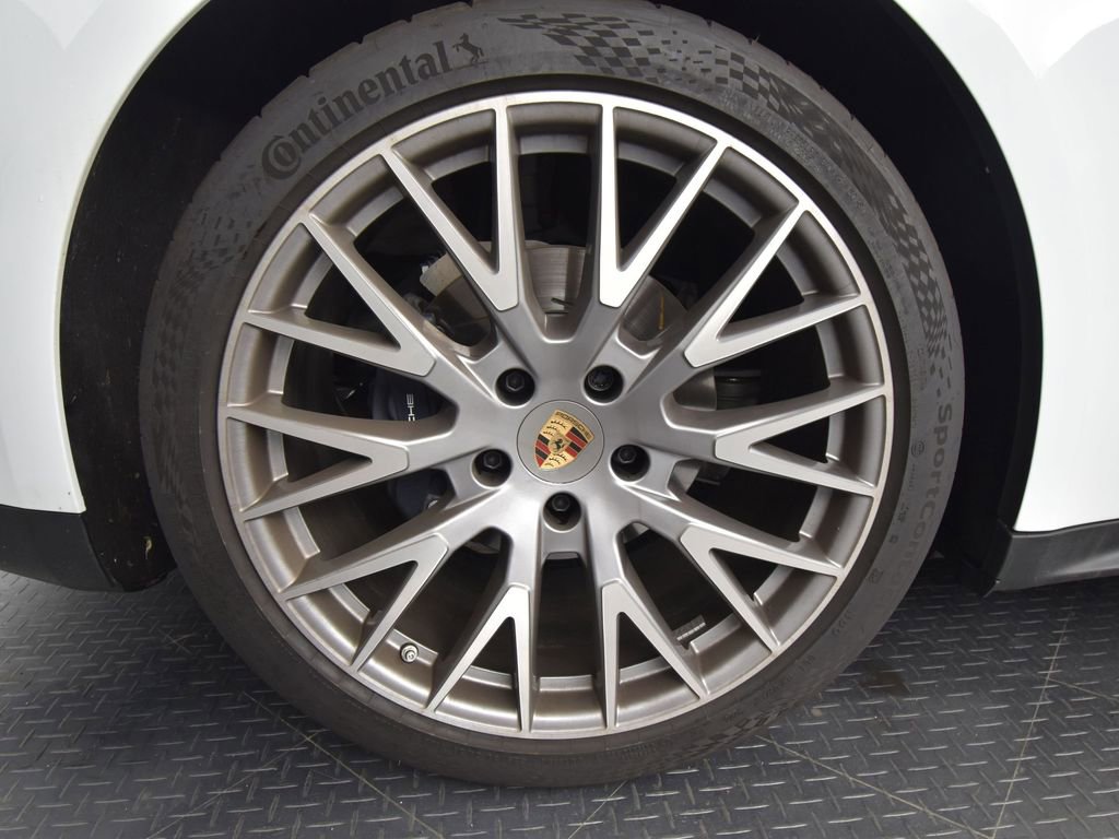Used 2025 Porsche Panamera 4 image 18