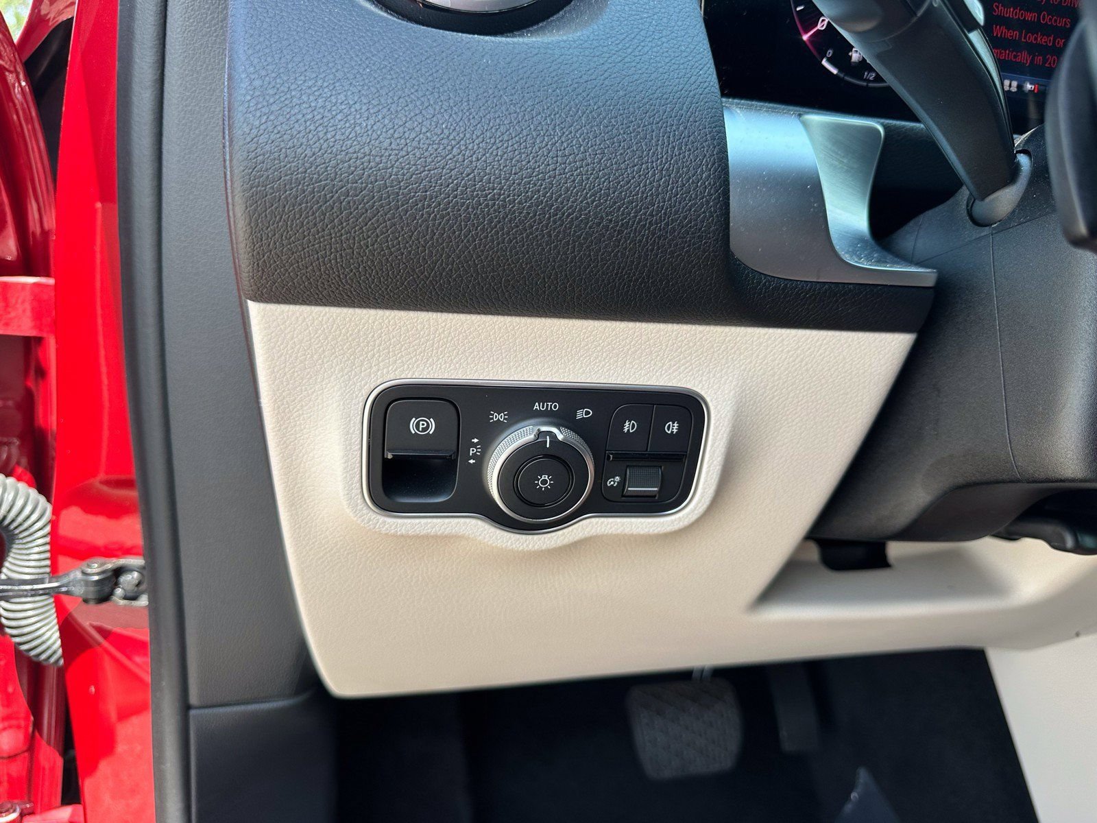 Used 2024 Mercedes-Benz GLB 250 image 32