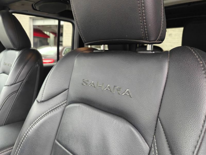 Used 2019 Jeep Wrangler Unlimited Sahara image 11