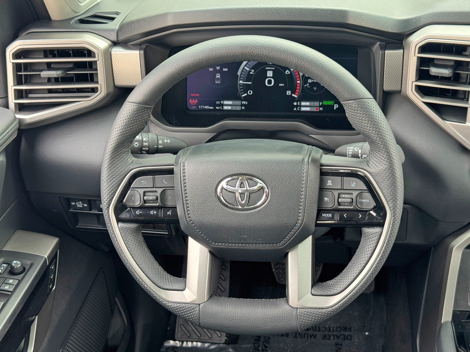 Used 2024 Toyota Tundra Limited AWD/4WD image 21